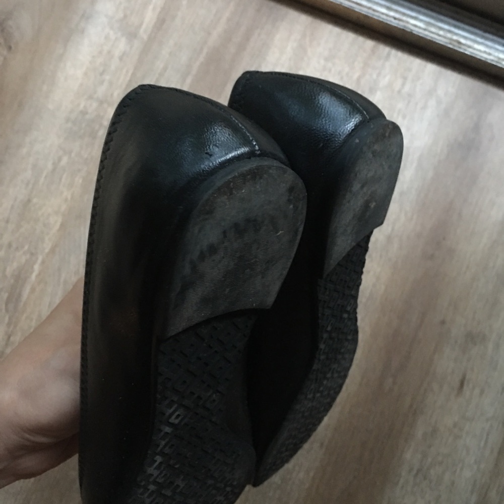 Tory Burch Reva Flats Black Gold Hardware - Picture 7 of 8